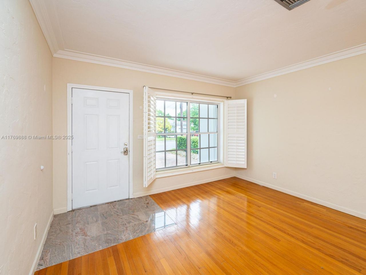 9441 Byron Ave, Surfside, FL 33154 Photo