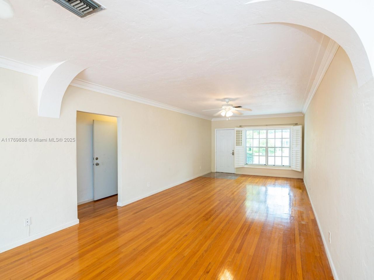 9441 Byron Ave, Surfside, FL 33154 Photo