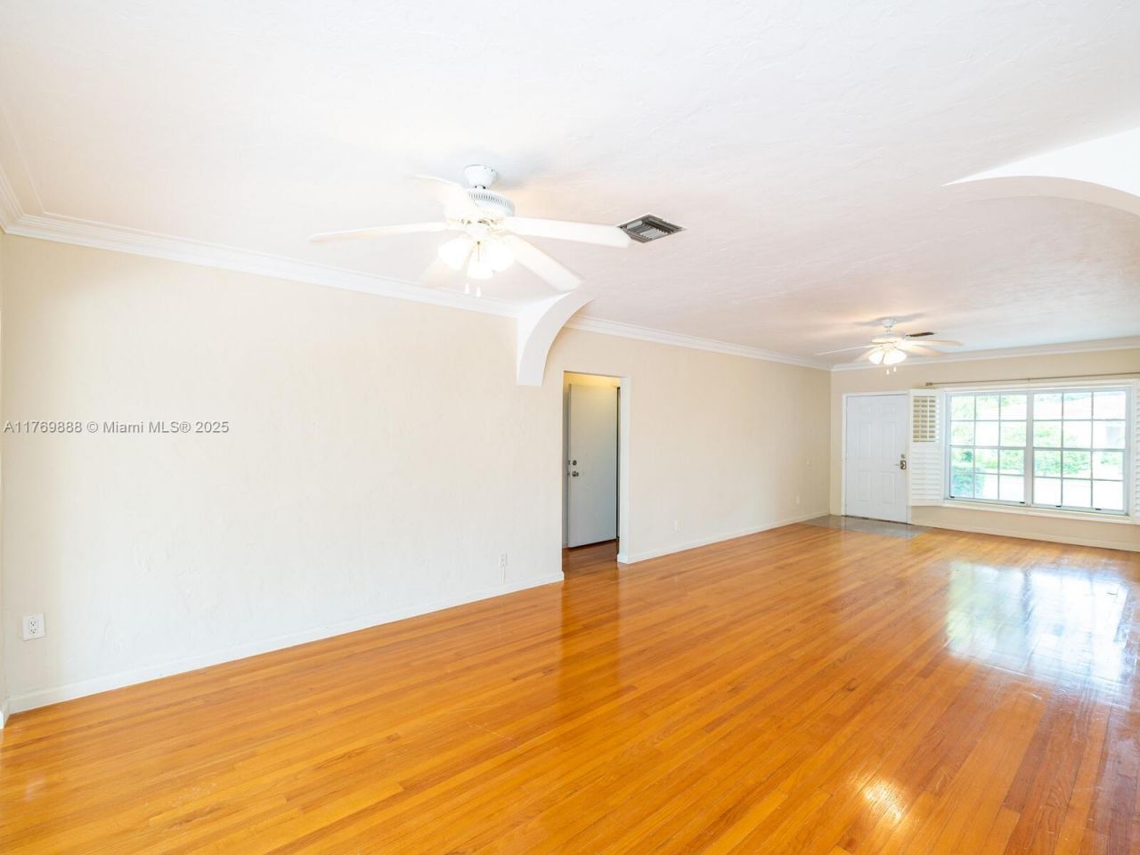 9441 Byron Ave, Surfside, FL 33154 Photo