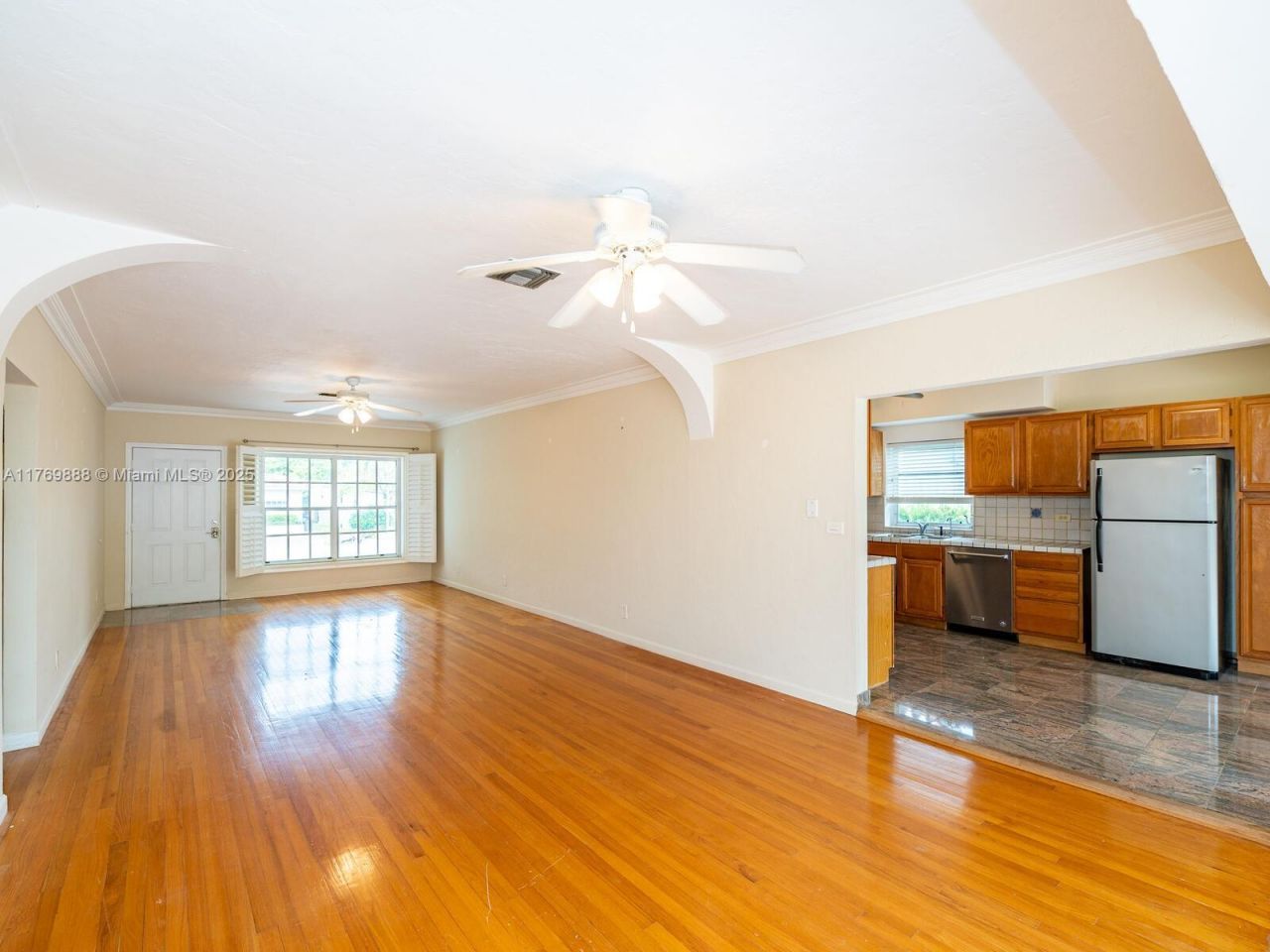 9441 Byron Ave, Surfside, FL 33154 Photo