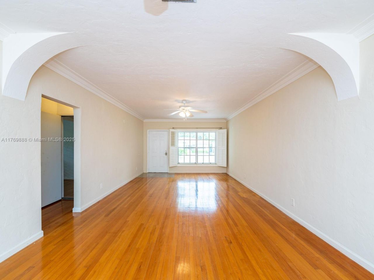 9441 Byron Ave, Surfside, FL 33154 Photo