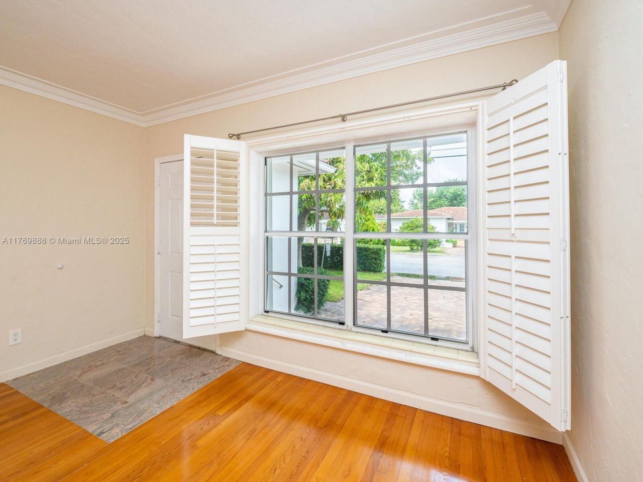 9441 Byron Ave, Surfside, FL 33154 Photo