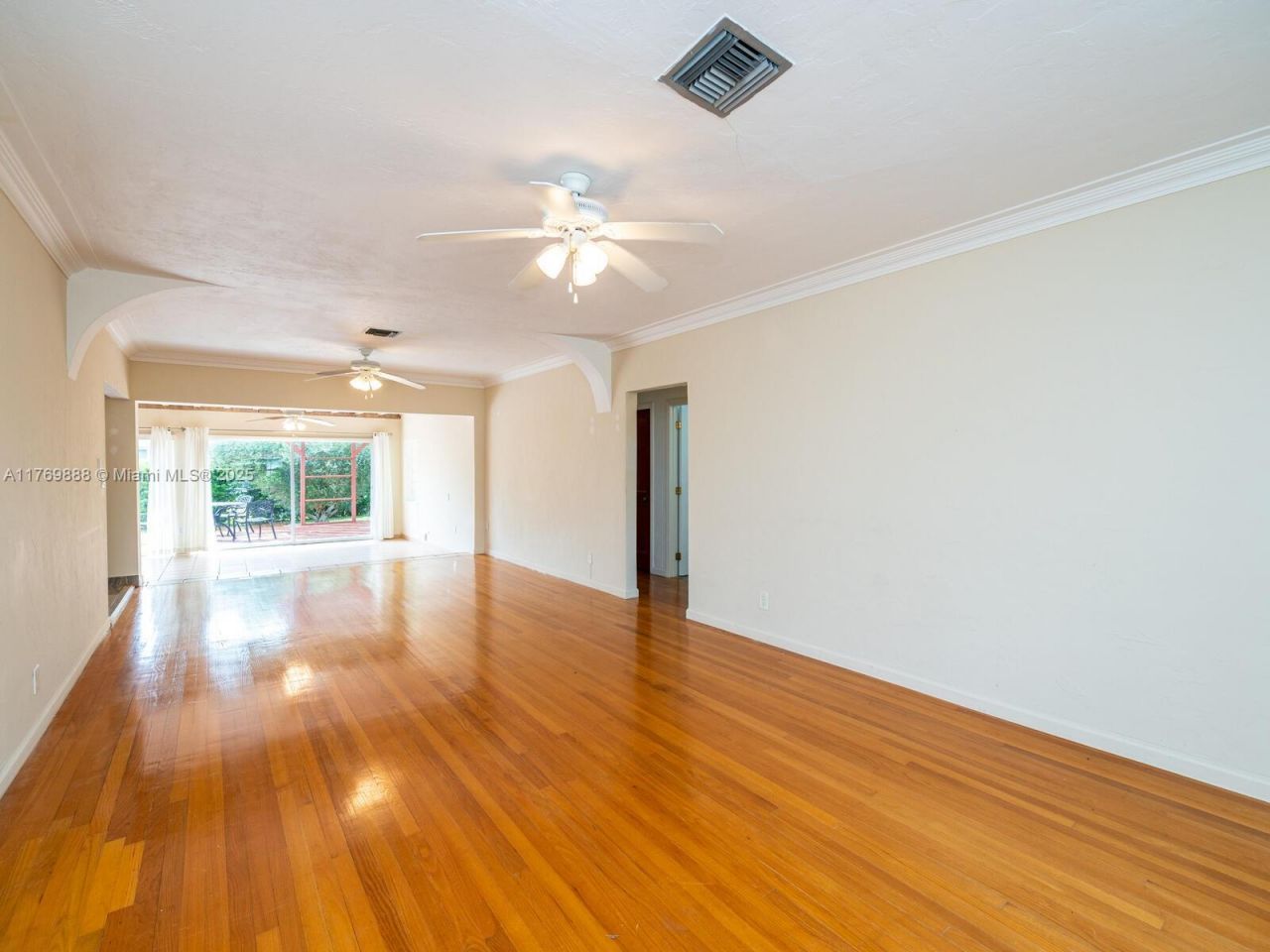 9441 Byron Ave, Surfside, FL 33154 Photo