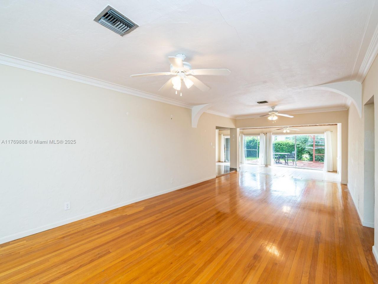 9441 Byron Ave, Surfside, FL 33154 Photo