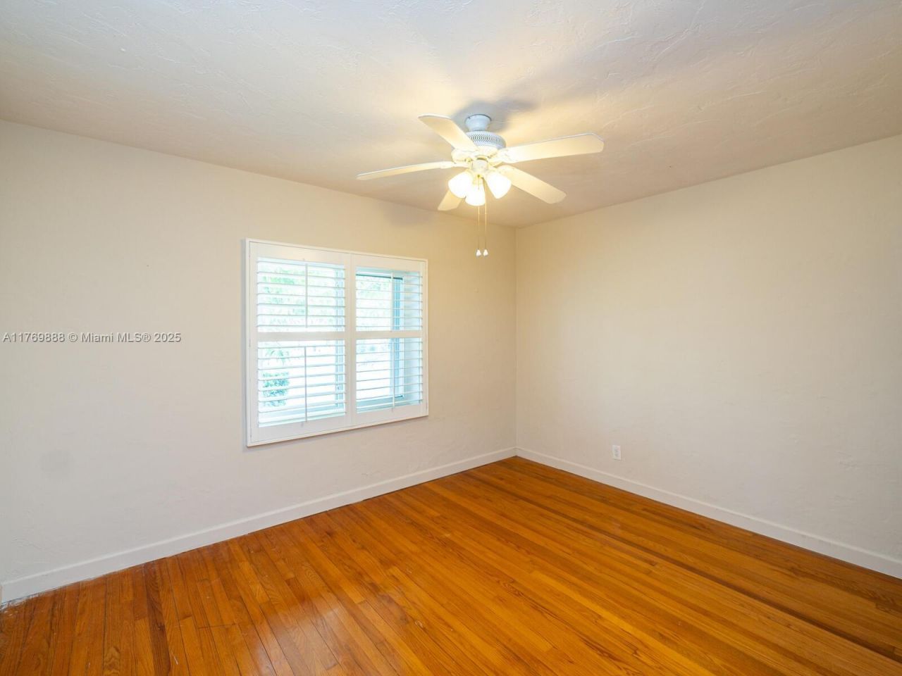 9441 Byron Ave, Surfside, FL 33154 Photo