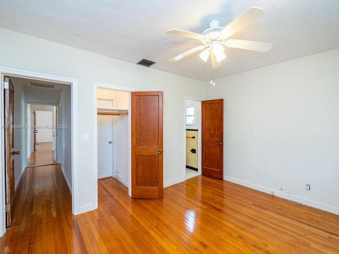 9441 Byron Ave, Surfside, FL 33154 Photo