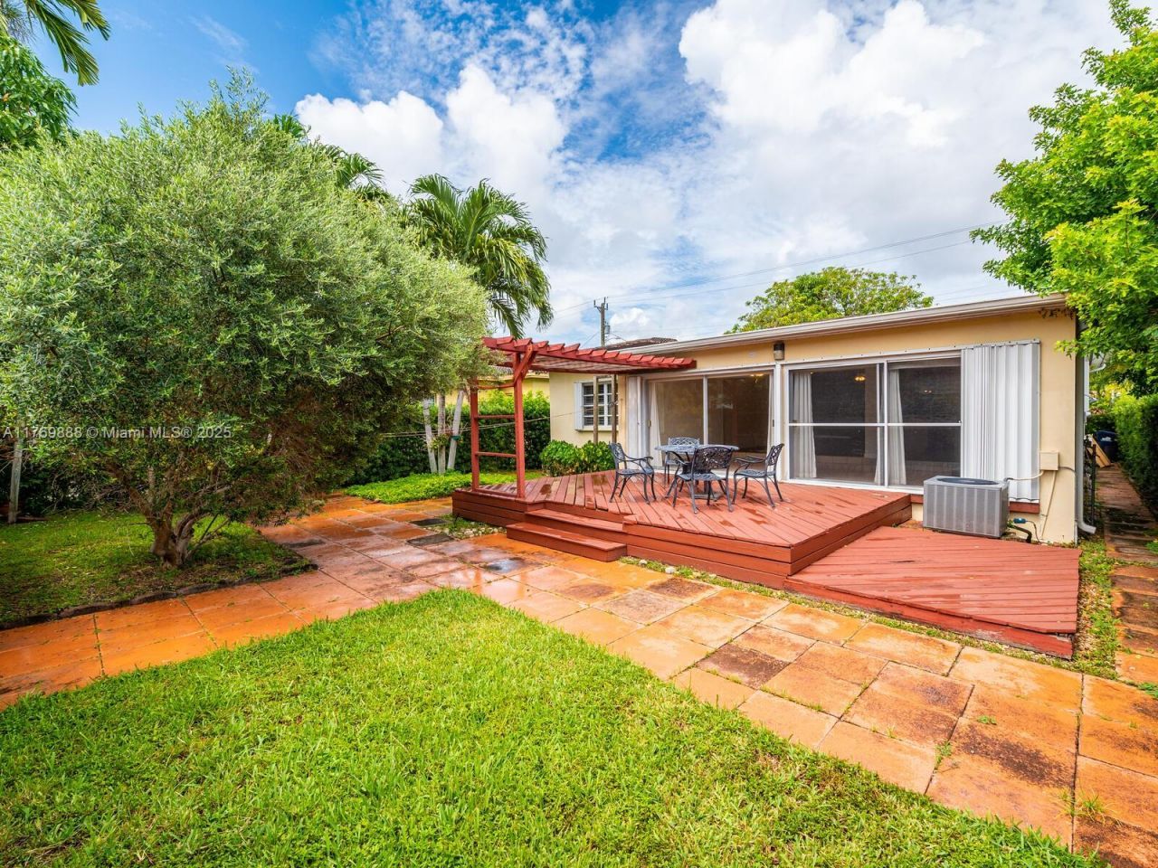 9441 Byron Ave, Surfside, FL 33154 Photo