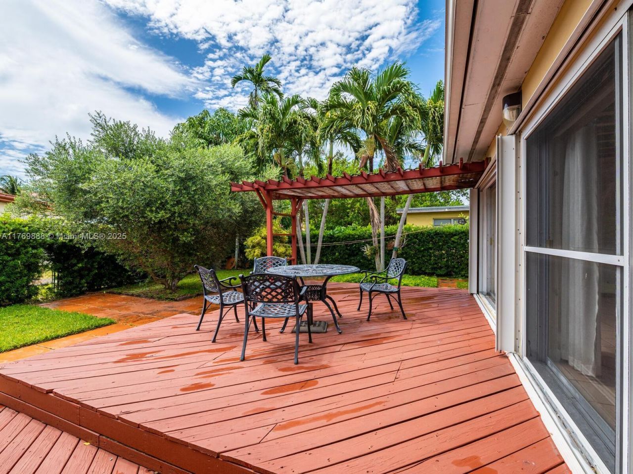 9441 Byron Ave, Surfside, FL 33154 Photo