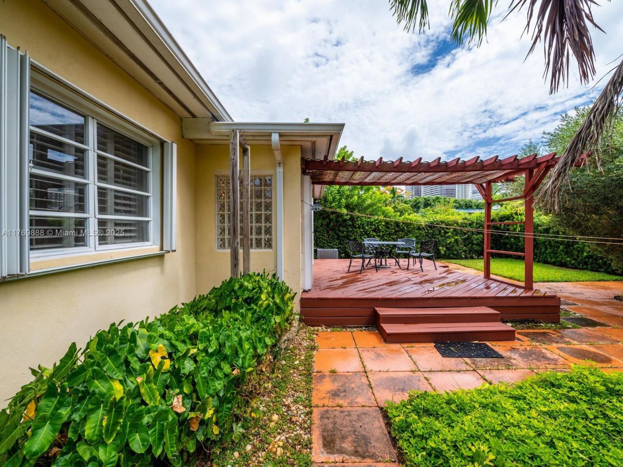 9441 Byron Ave, Surfside, FL 33154 Photo