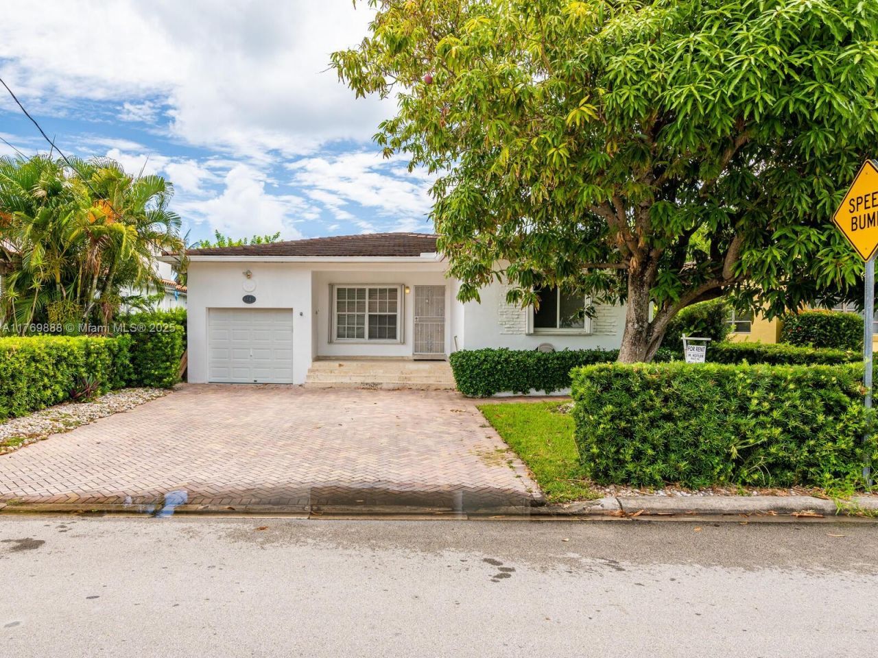 9441 Byron Ave, Surfside, FL 33154 Photo