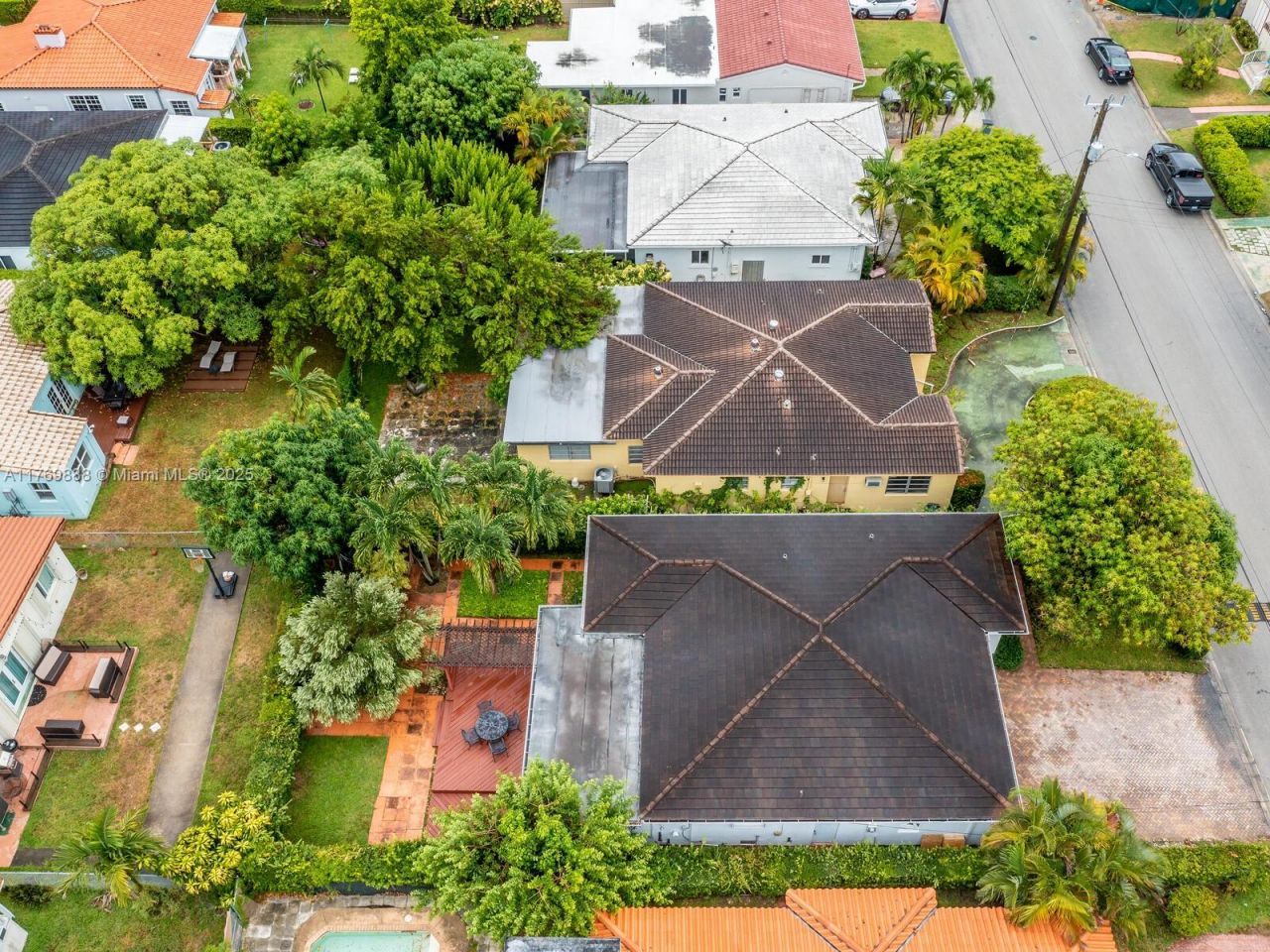 9441 Byron Ave, Surfside, FL 33154 Photo