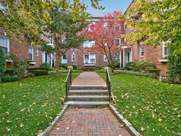 8 Welwyn Road, Unit 3F, Great Neck, NY 11021