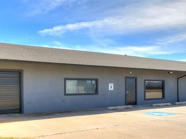 2428 N Janeway Avenue, Moore, OK 73160