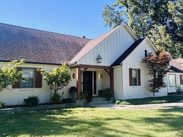 1911 BRIERBROOK RD, Germantown, TN 38138