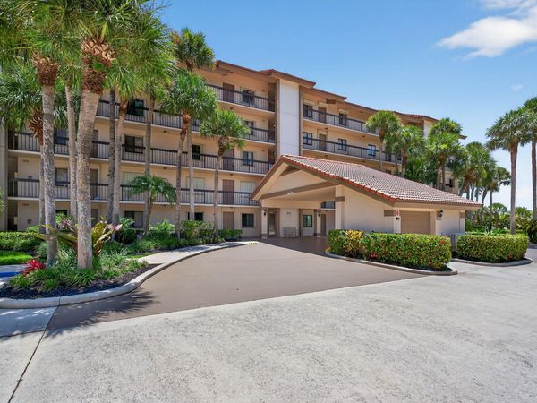 401 Ocean Bluffs Boulevard, Unit 205, Jupiter, FL 33477