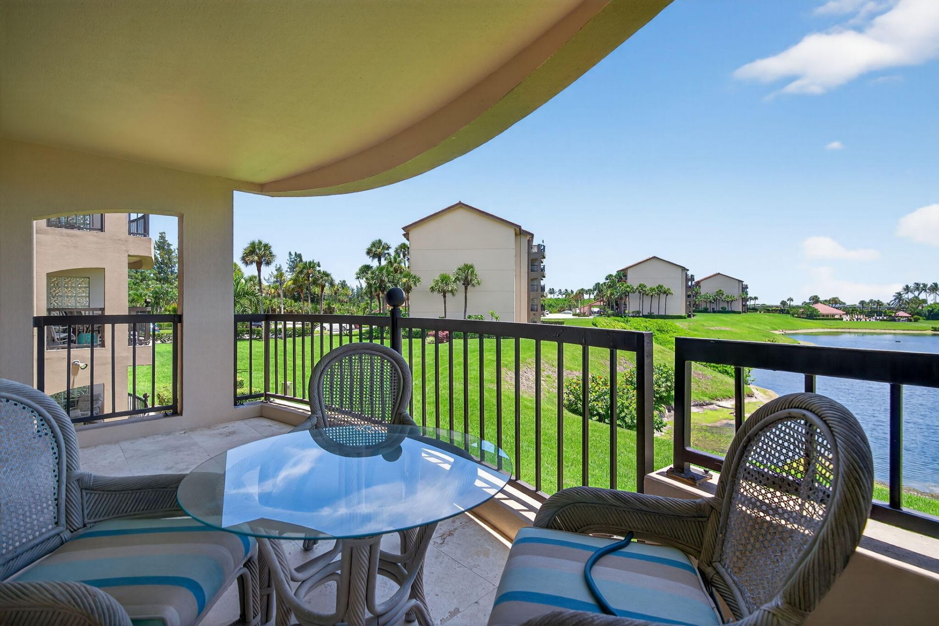 401 Ocean Bluffs Boulevard, Unit 205, Jupiter, FL 33477 Photo