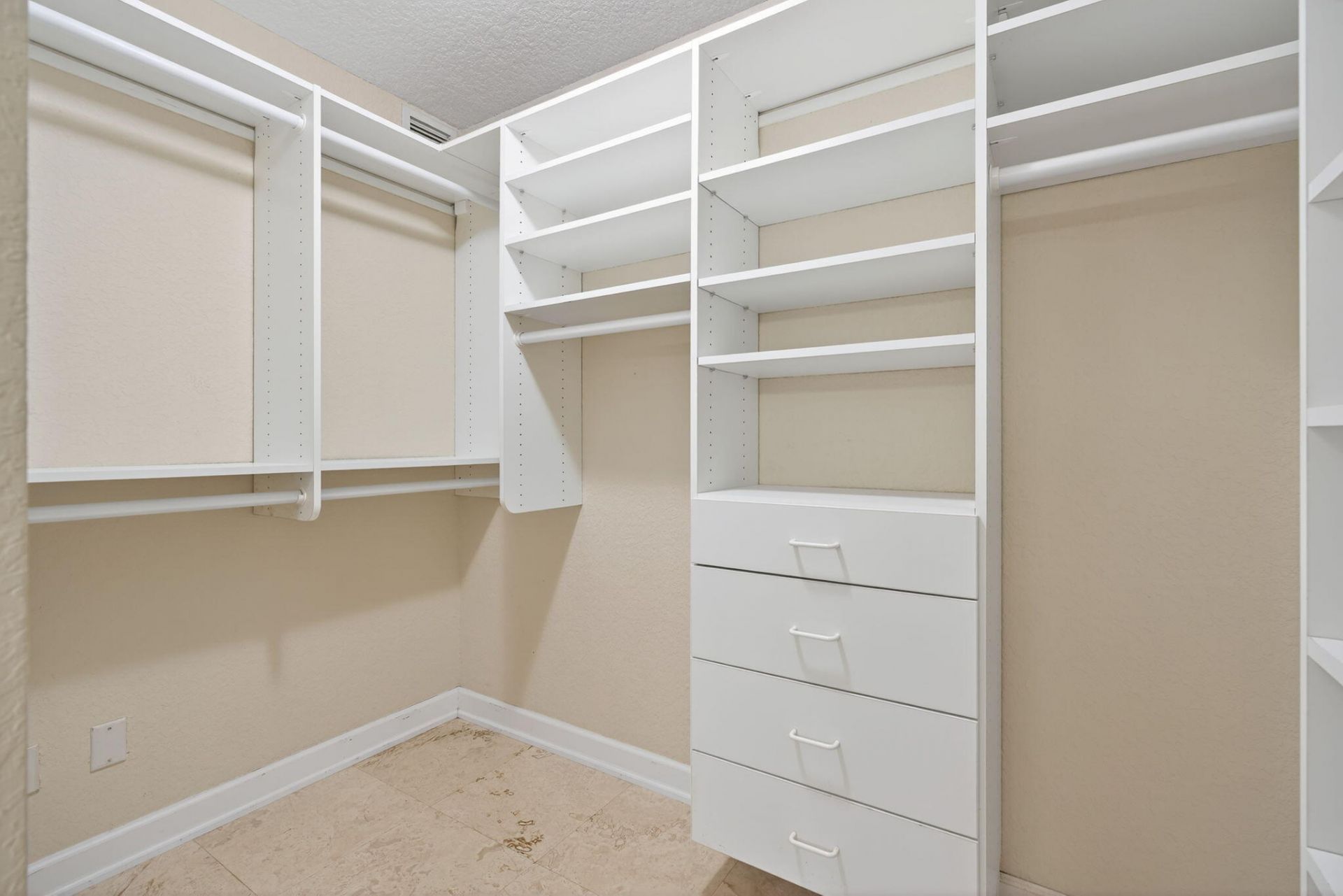 401 Ocean Bluffs Boulevard, Unit 205, Jupiter, FL 33477 Photo