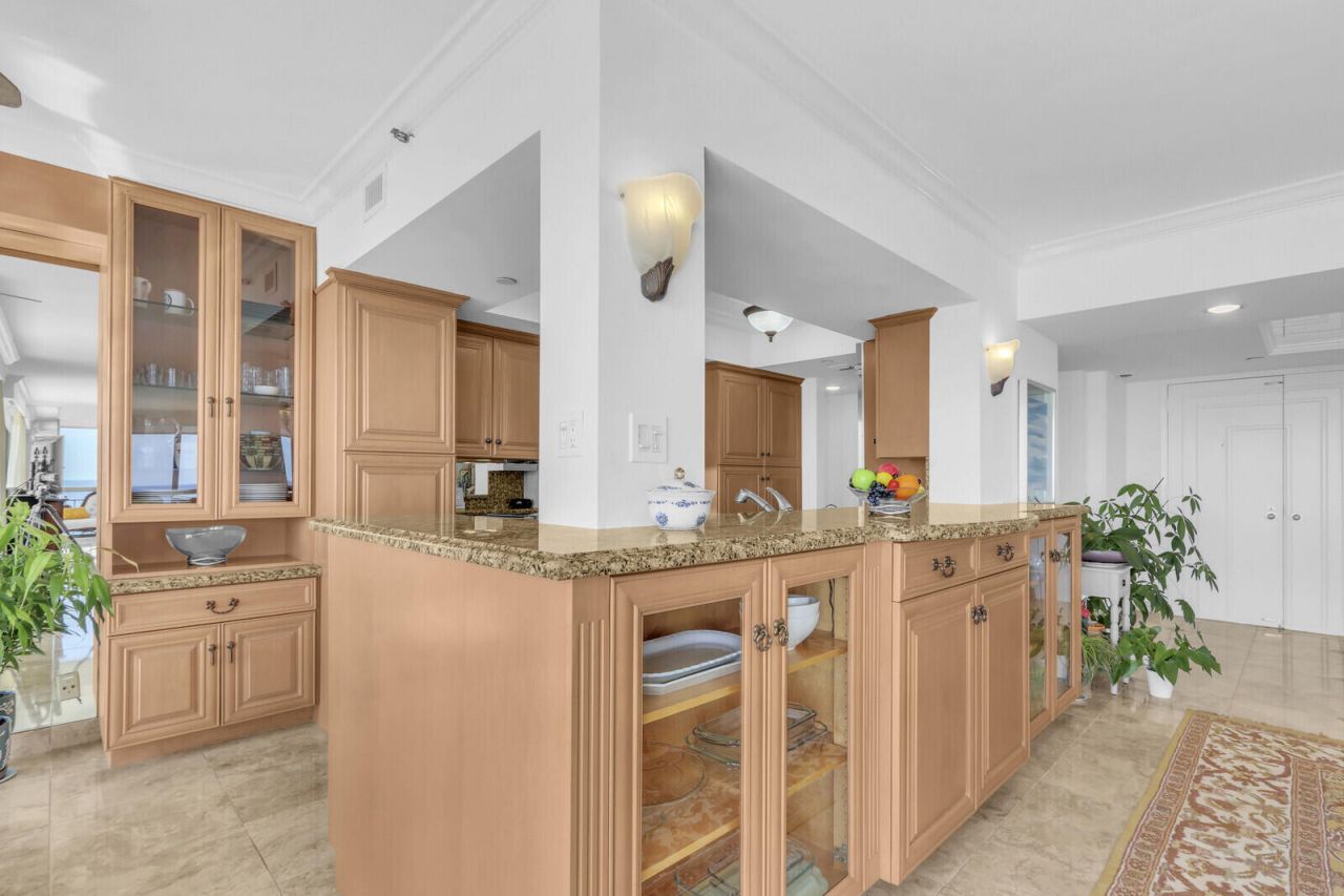 4000 N Ocean Drive, Unit 1702, Singer Island, FL 33404 Photo