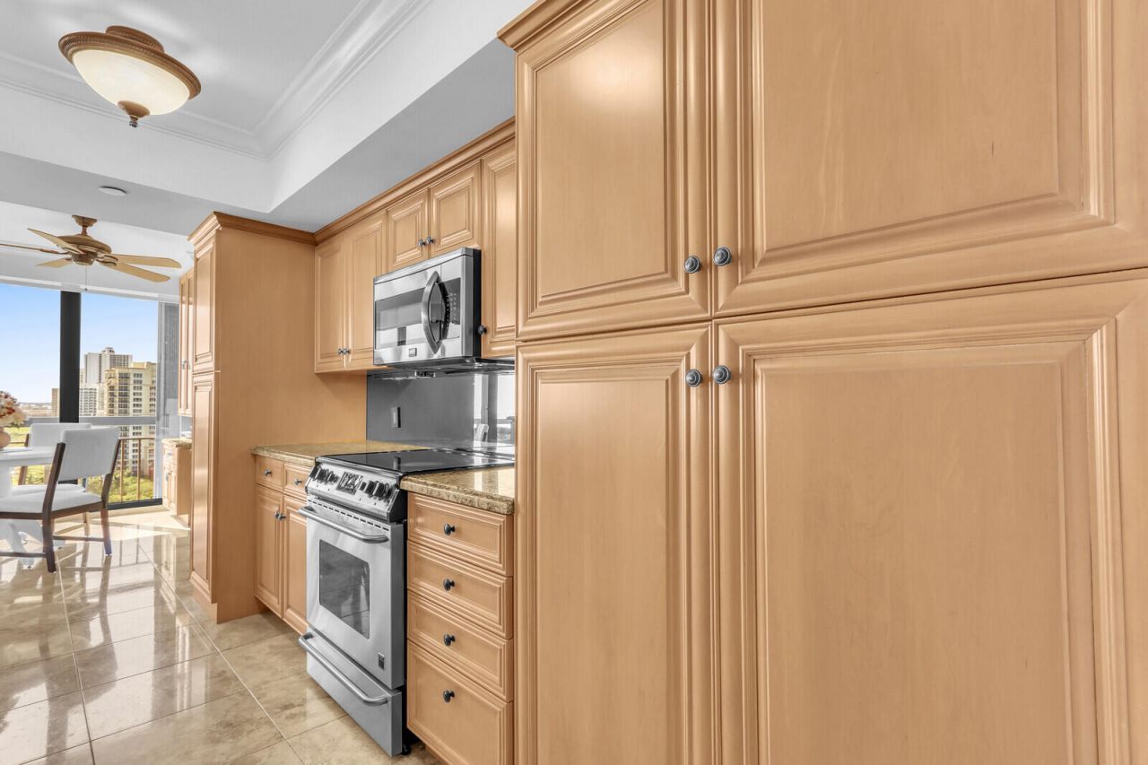 4000 N Ocean Drive, Unit 1702, Singer Island, FL 33404 Photo