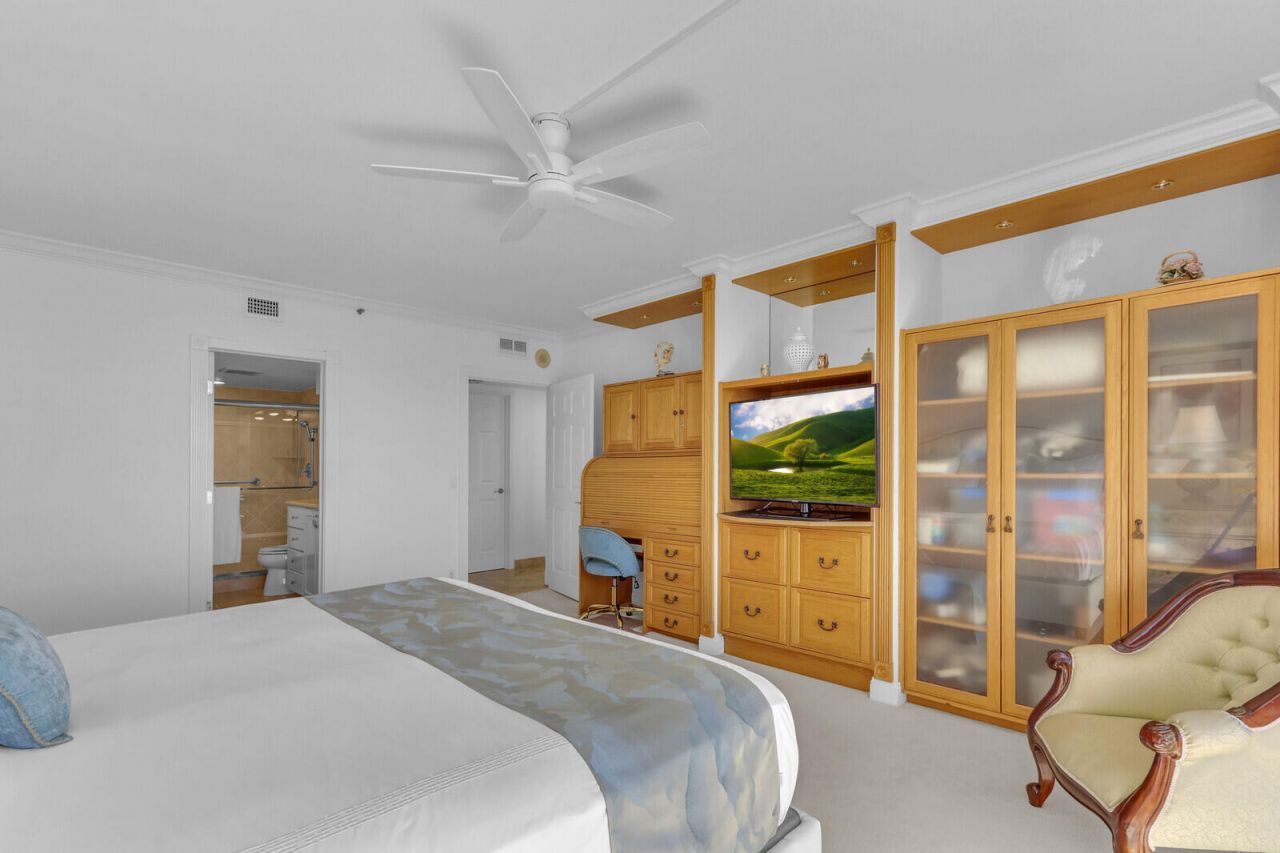 4000 N Ocean Drive, Unit 1702, Singer Island, FL 33404 Photo