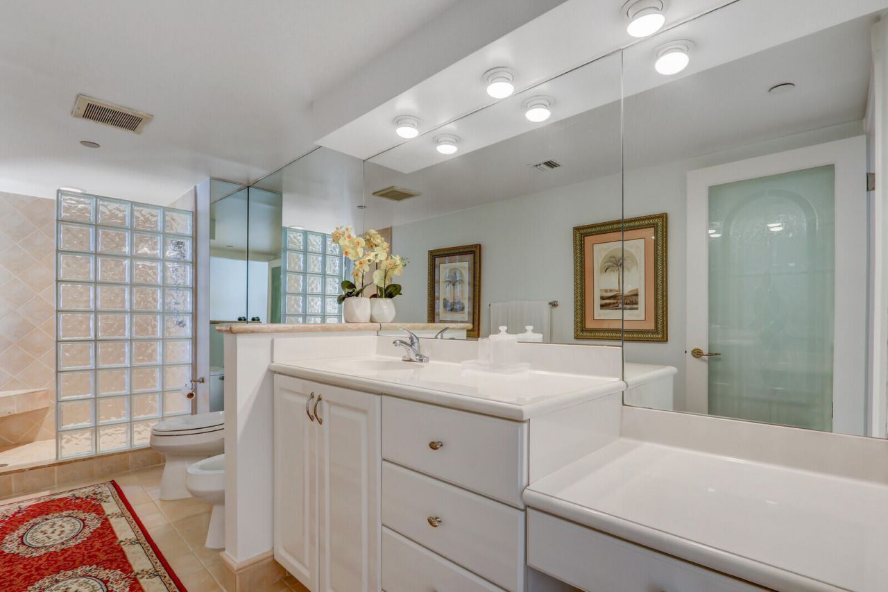 4000 N Ocean Drive, Unit 1702, Singer Island, FL 33404 Photo