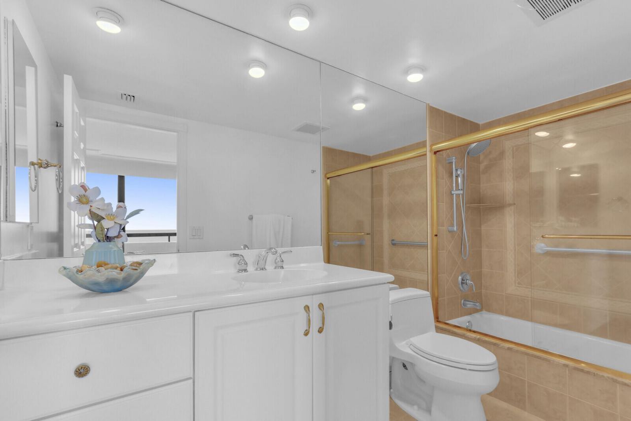 4000 N Ocean Drive, Unit 1702, Singer Island, FL 33404 Photo