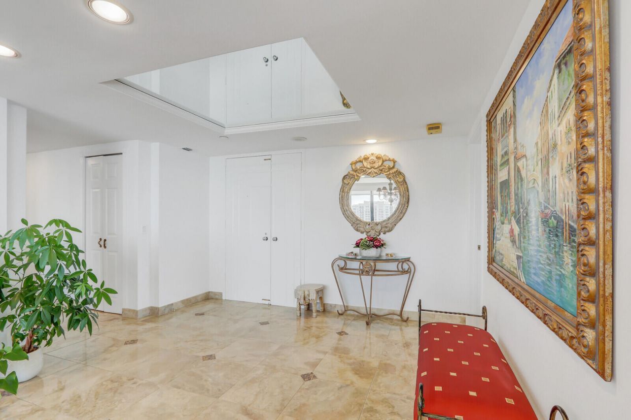4000 N Ocean Drive, Unit 1702, Singer Island, FL 33404 Photo