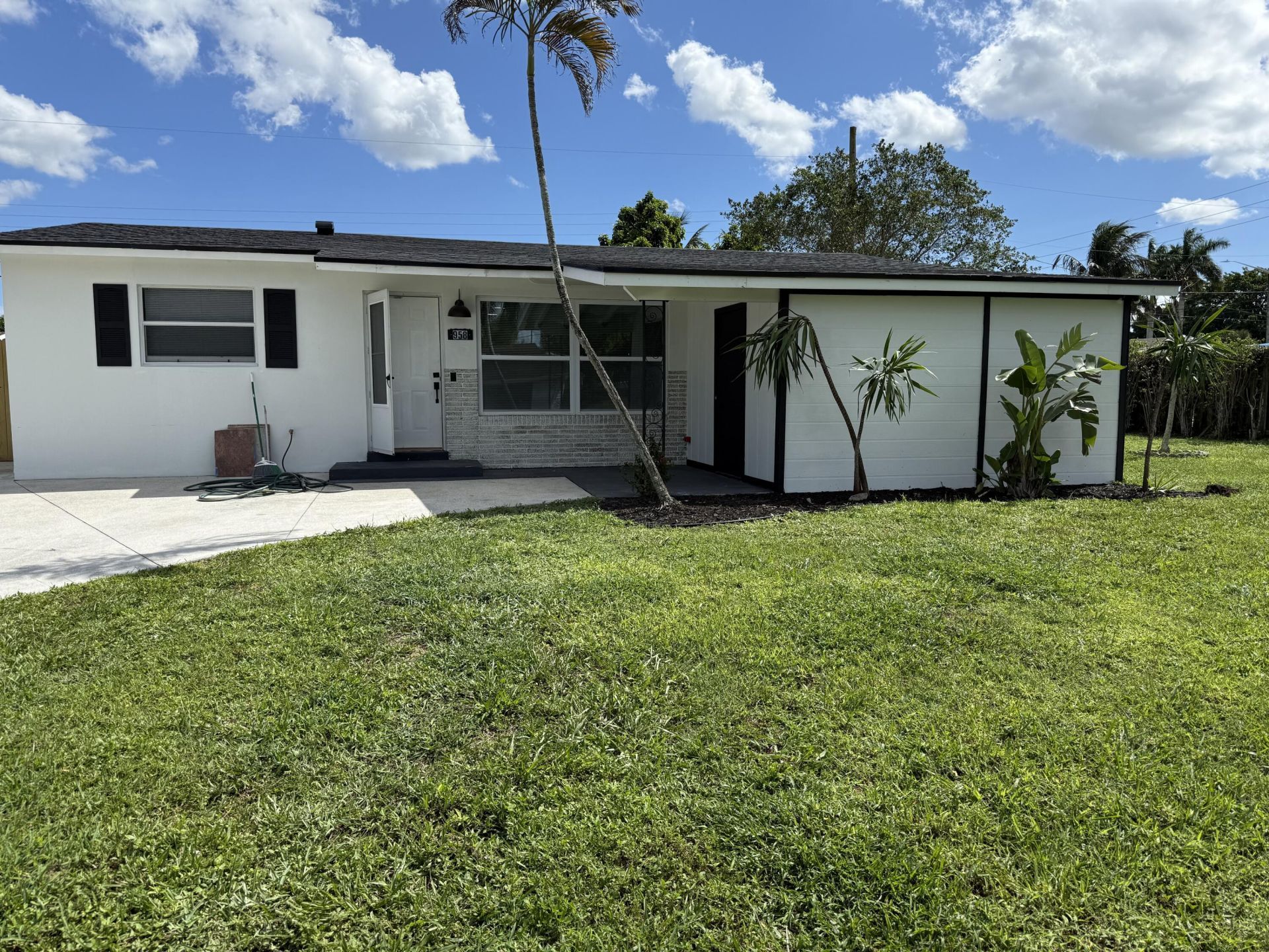 958 Montego Drive, West Palm Beach, FL 33415 Photo