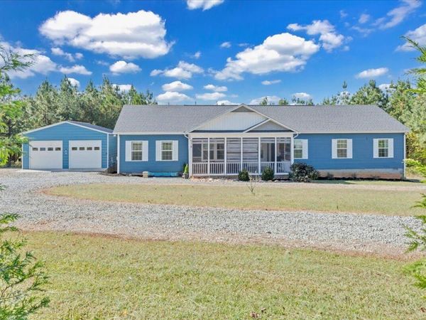 514 Oakshire LN, Wirtz, VA 24184