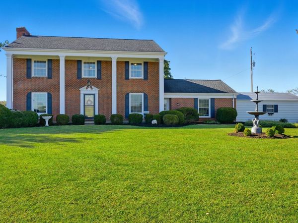 2631 Meadors Spur RD , Moneta, VA 24121