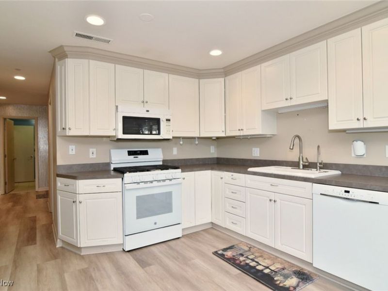 27500 Cedar Road, Unit 403, Beachwood, OH 44122 Photo 10