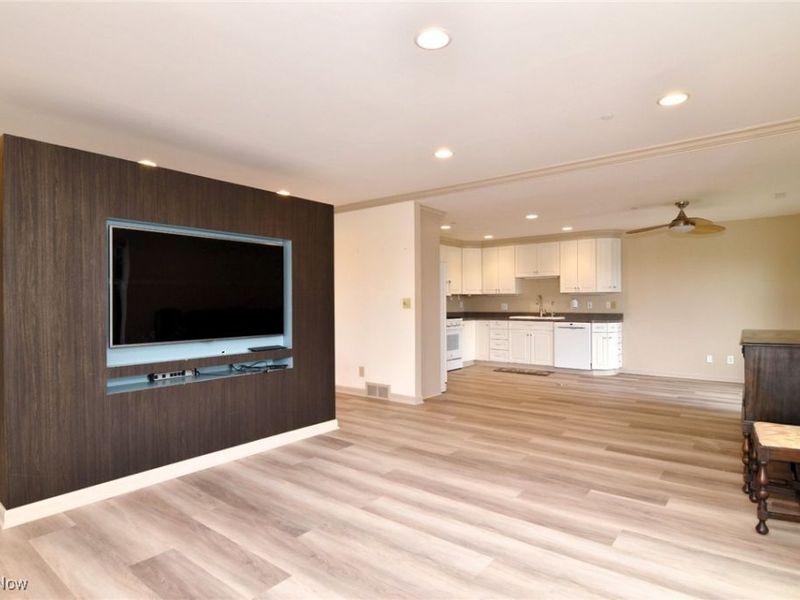 27500 Cedar Road, Unit 403, Beachwood, OH 44122 Photo 7