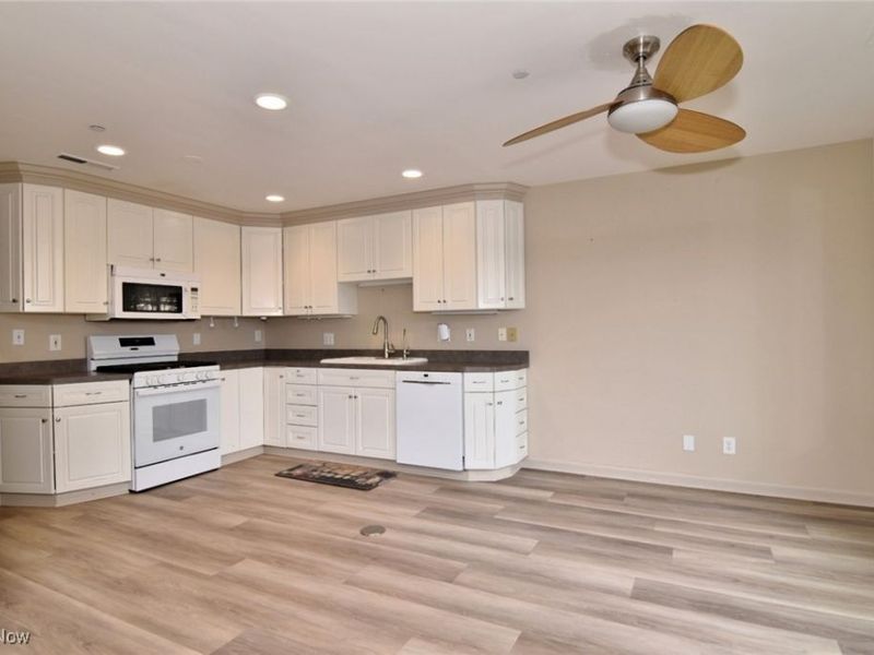 27500 Cedar Road, Unit 403, Beachwood, OH 44122 Photo 8