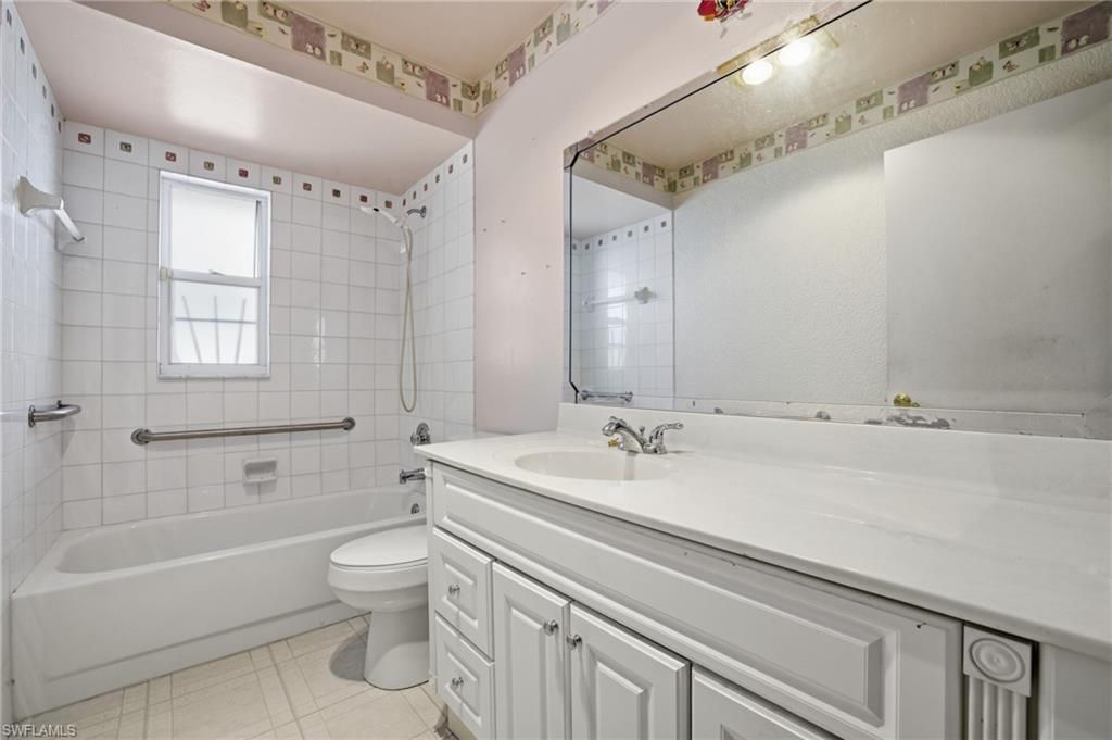 13670 Abbey Dr, Unit 4, Fort Myers, FL 33919 Photo