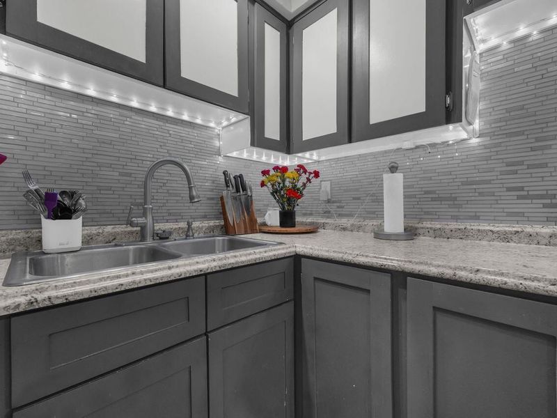 2292 Laurelwood Drive, Unit 2292L, Columbus, OH 43229 Photo 10