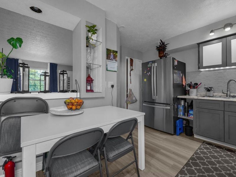 2292 Laurelwood Drive, Unit 2292L, Columbus, OH 43229 Photo 12