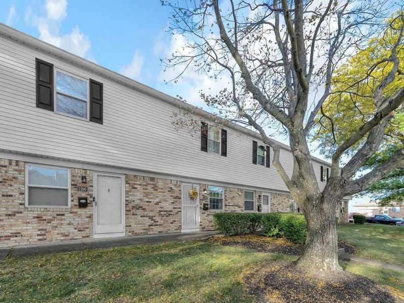 2292 Laurelwood Drive, Unit 2292L, Columbus, OH 43229 Photo 28