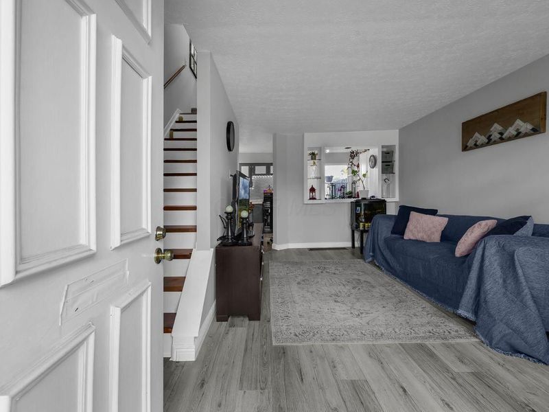 2292 Laurelwood Drive, Unit 2292L, Columbus, OH 43229 Photo 3