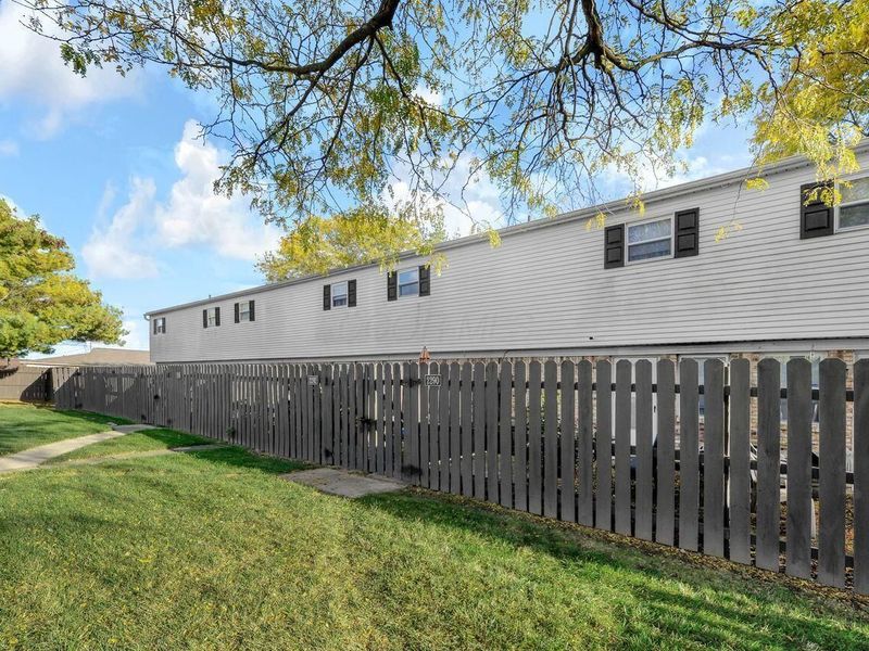 2292 Laurelwood Drive, Unit 2292L, Columbus, OH 43229 Photo 32