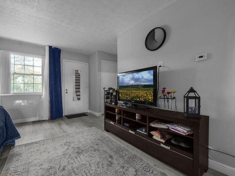 2292 Laurelwood Drive, Unit 2292L, Columbus, OH 43229 Photo 6