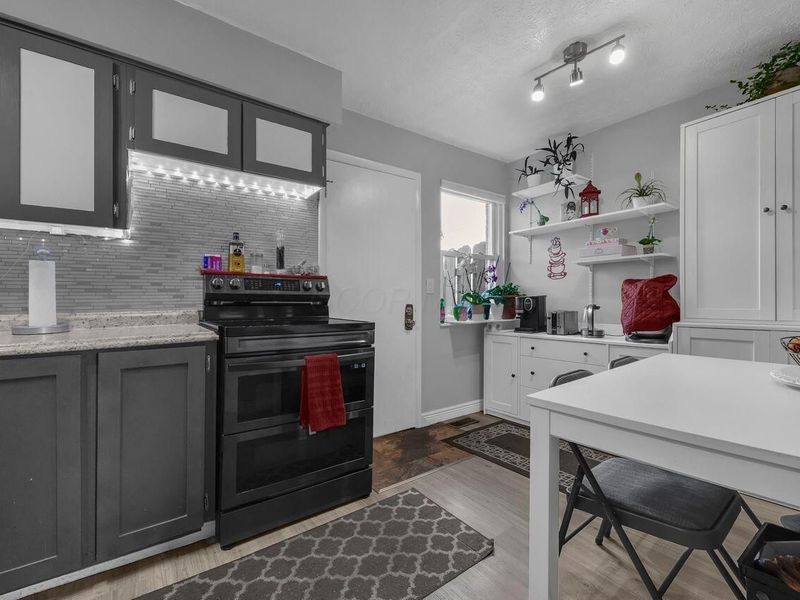 2292 Laurelwood Drive, Unit 2292L, Columbus, OH 43229 Photo 8