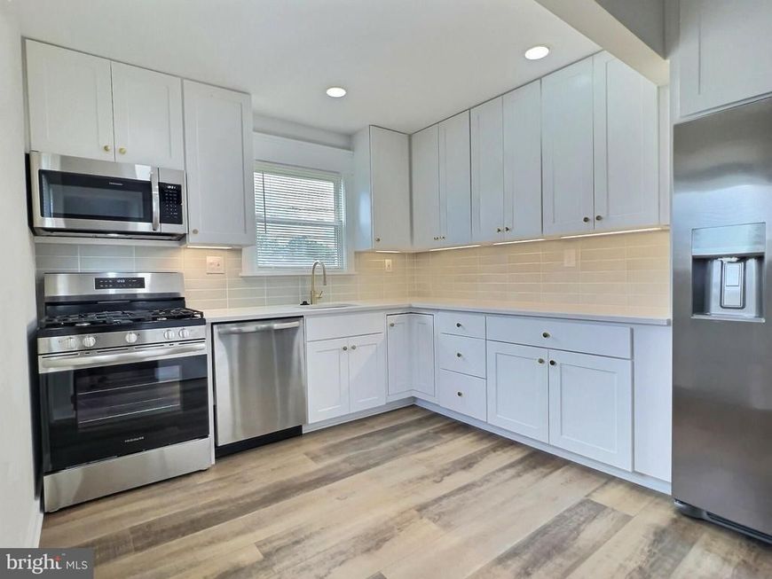 214 Parkwood, Dundalk, MD 21222 Main Photo