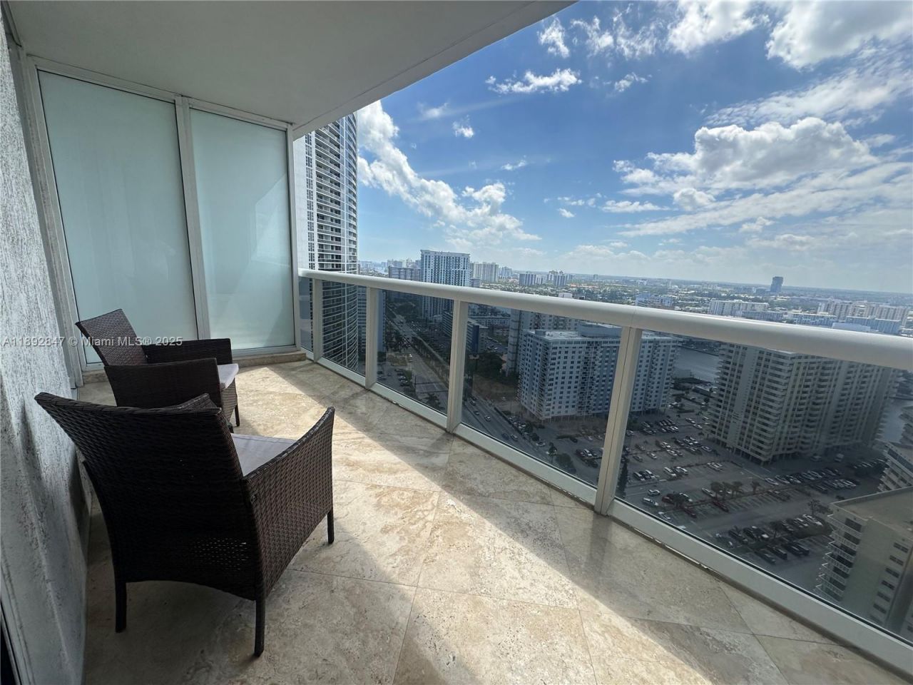 1800 S Ocean Dr, Unit 2707, Hallandale Beach, FL 33009 Photo