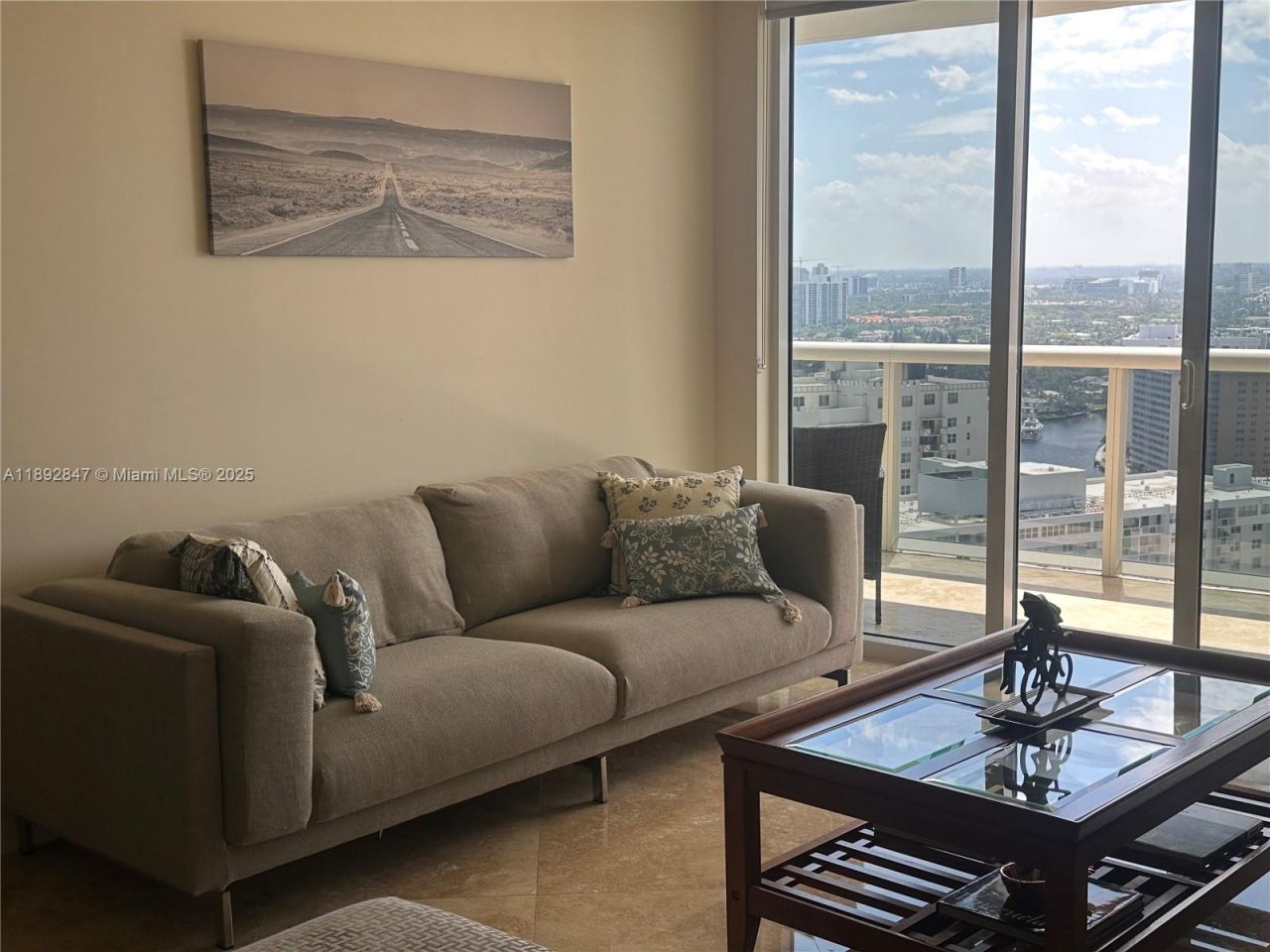 1800 S Ocean Dr, Unit 2707, Hallandale Beach, FL 33009 Photo