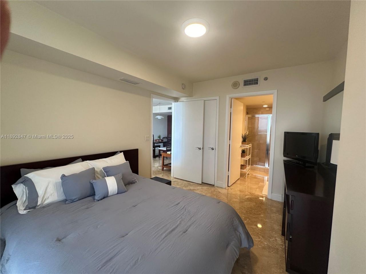 1800 S Ocean Dr, Unit 2707, Hallandale Beach, FL 33009 Photo