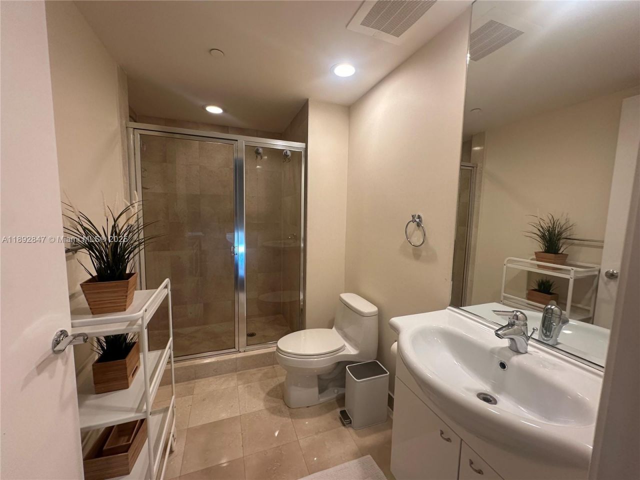 1800 S Ocean Dr, Unit 2707, Hallandale Beach, FL 33009 Photo