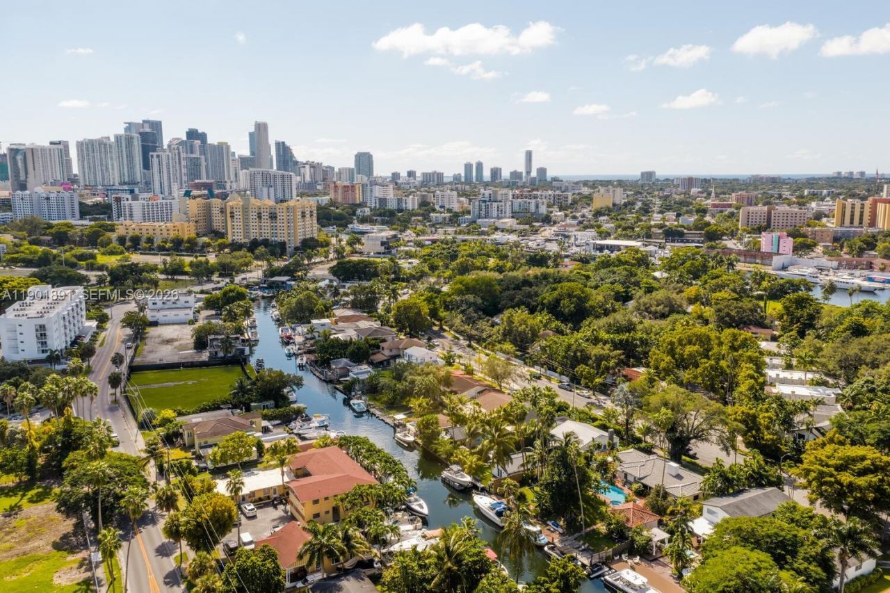 901 NW 7th St Rd, Miami, FL 33136 Photo