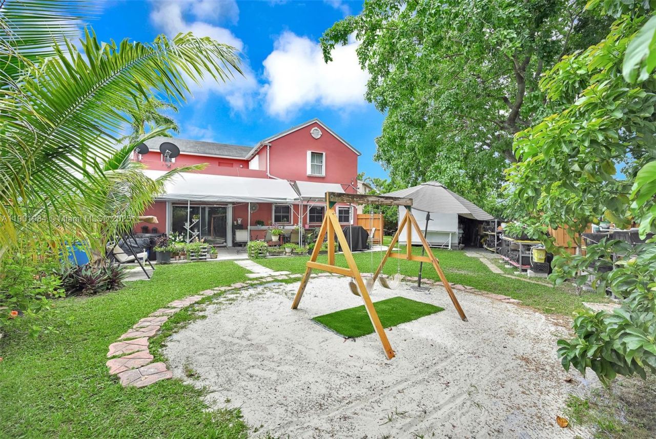 11953 SW 268th Ter, Miami, FL 33032 Photo