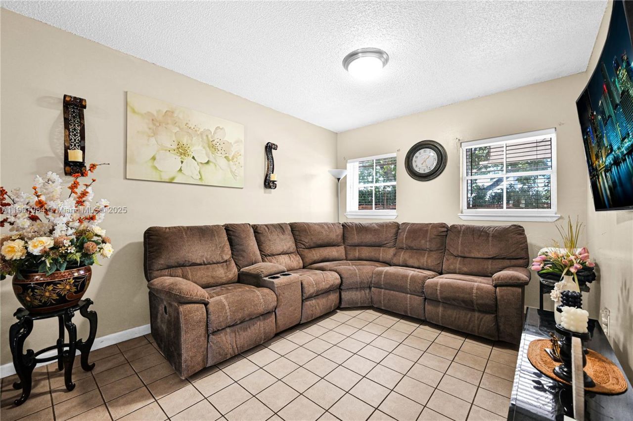 11953 SW 268th Ter, Miami, FL 33032 Photo