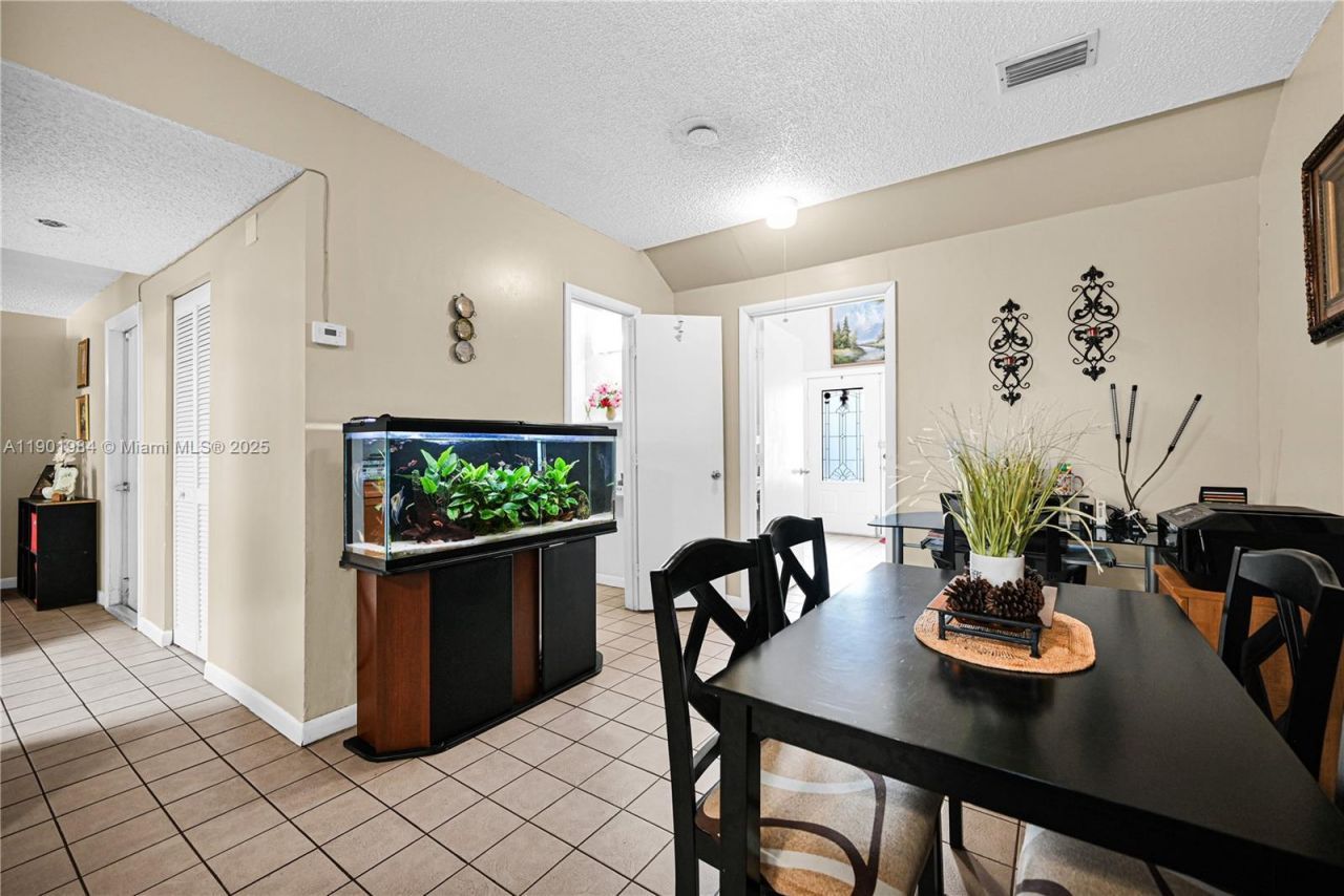 11953 SW 268th Ter, Miami, FL 33032 Photo